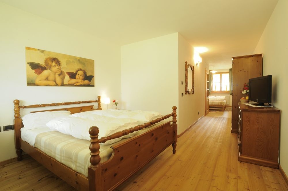 Garni Lilly Hotel San Lorenzo Dorsino Exterior photo